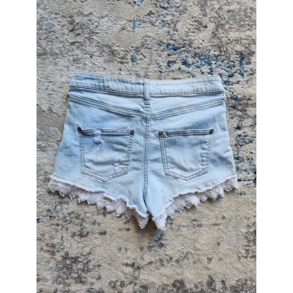 Altar'd State Women's 26 Lace‎ Trim Distressed Denim Shorts Cotton Denim - Picture 2 of 3